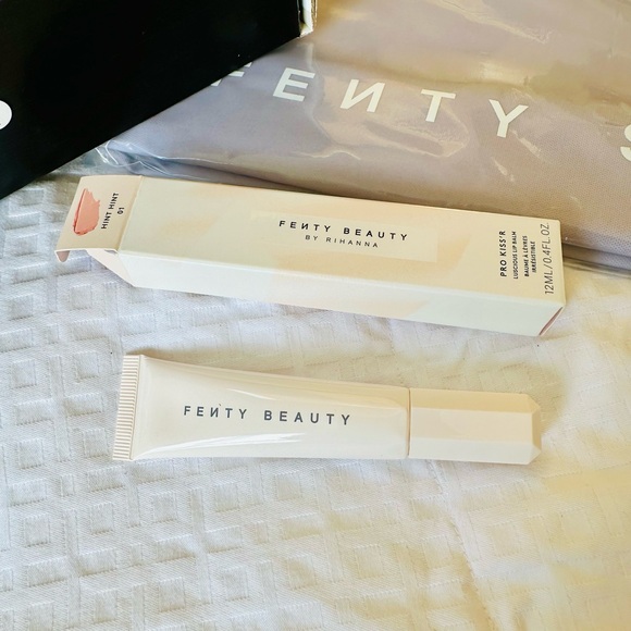 Fenty Beauty Hint-Hint - UNIVERSAL INVISIPINK SHEEN PRO KISS'R LUSCIOUS LIP BALM - Picture 4 of 6
